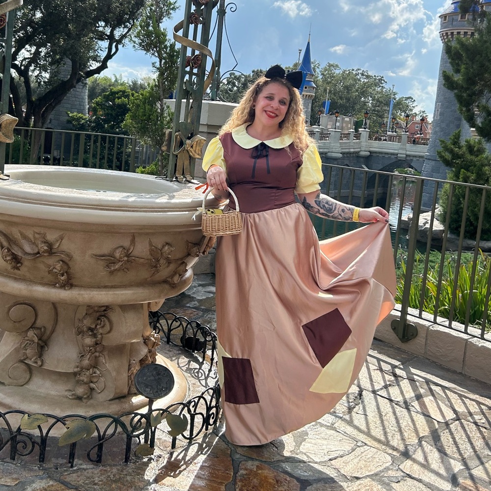 Adult Snow White rags costume for Halloween or cosplay